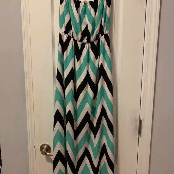 Chevron Maxi Dress - Picture 8 of 8